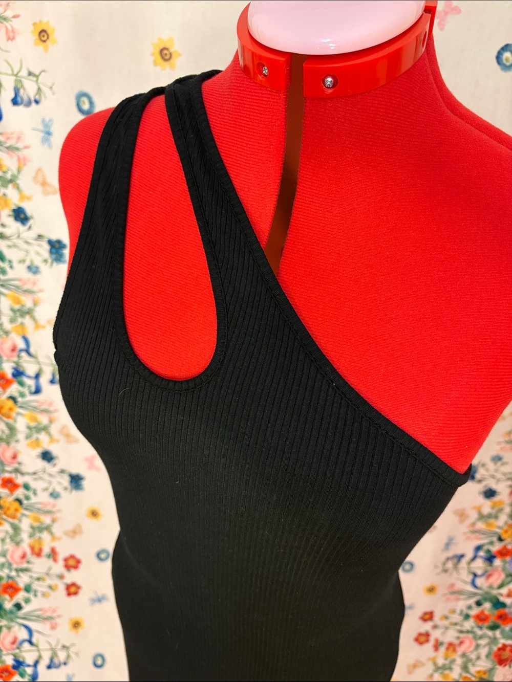 Princess Polly Black One-Shoulder Ribbed Cutout Bodycon Dress - Picture 5 of 9